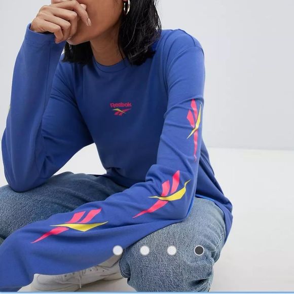 Reebok Long Sleeve T-Shirt With Vector Logo Sleeve - Picture 2 of 9